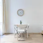 Chic Apartment- Suitable For Longstays Near Matzleinsforferplatz
