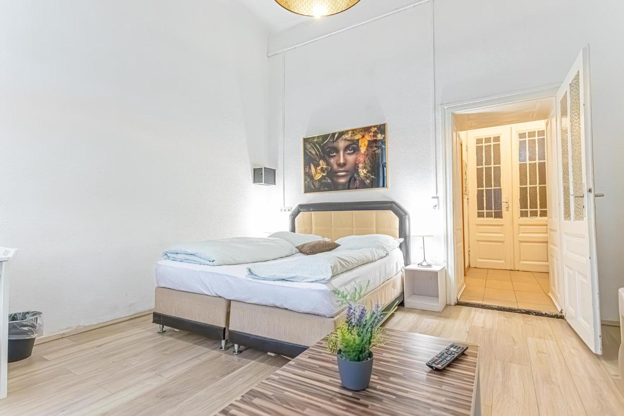 Apartament Chic Apartment- Suitable For Longstays Near Matzleinsforferplatz *
